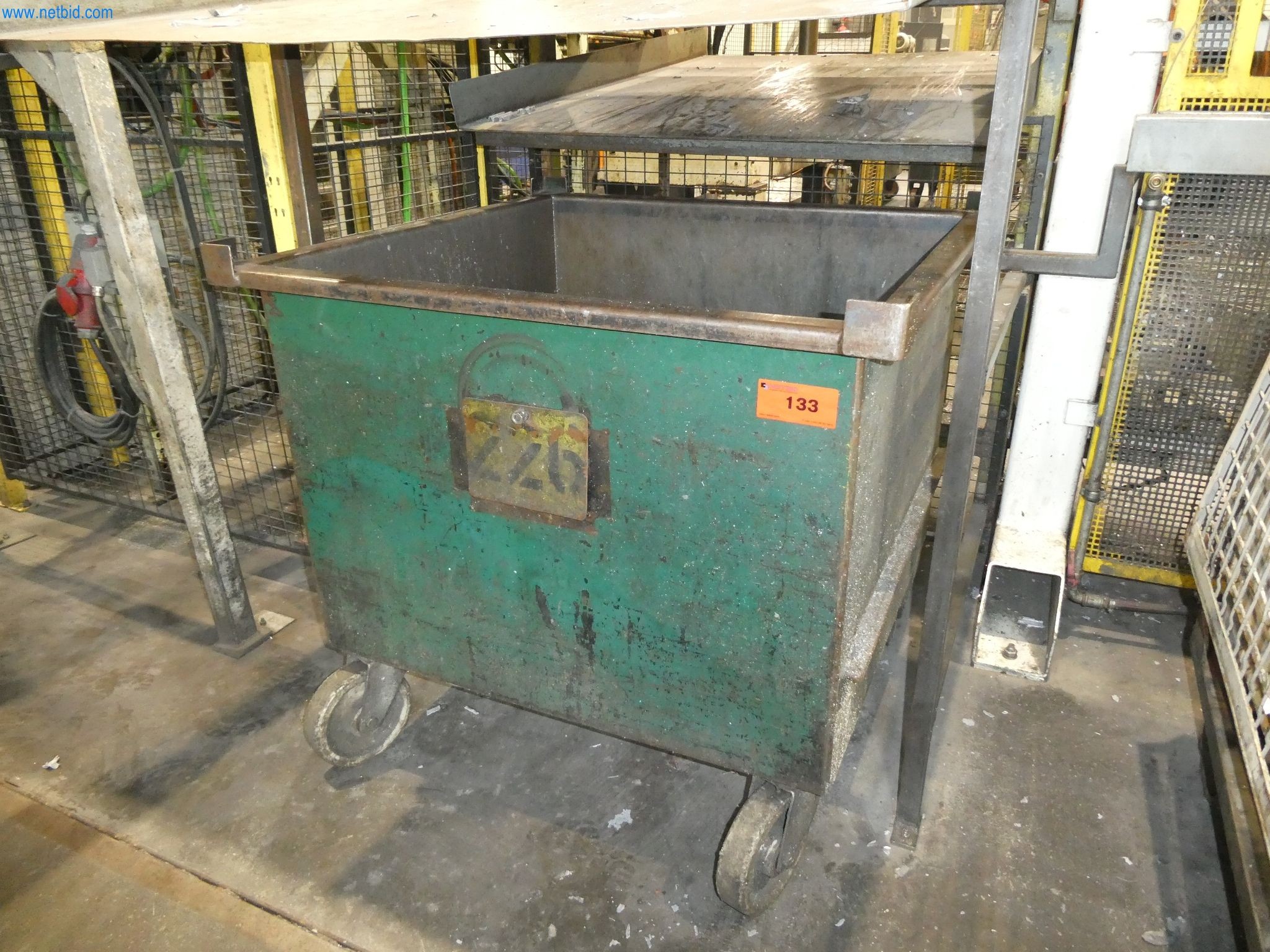 2 Schüttkübel